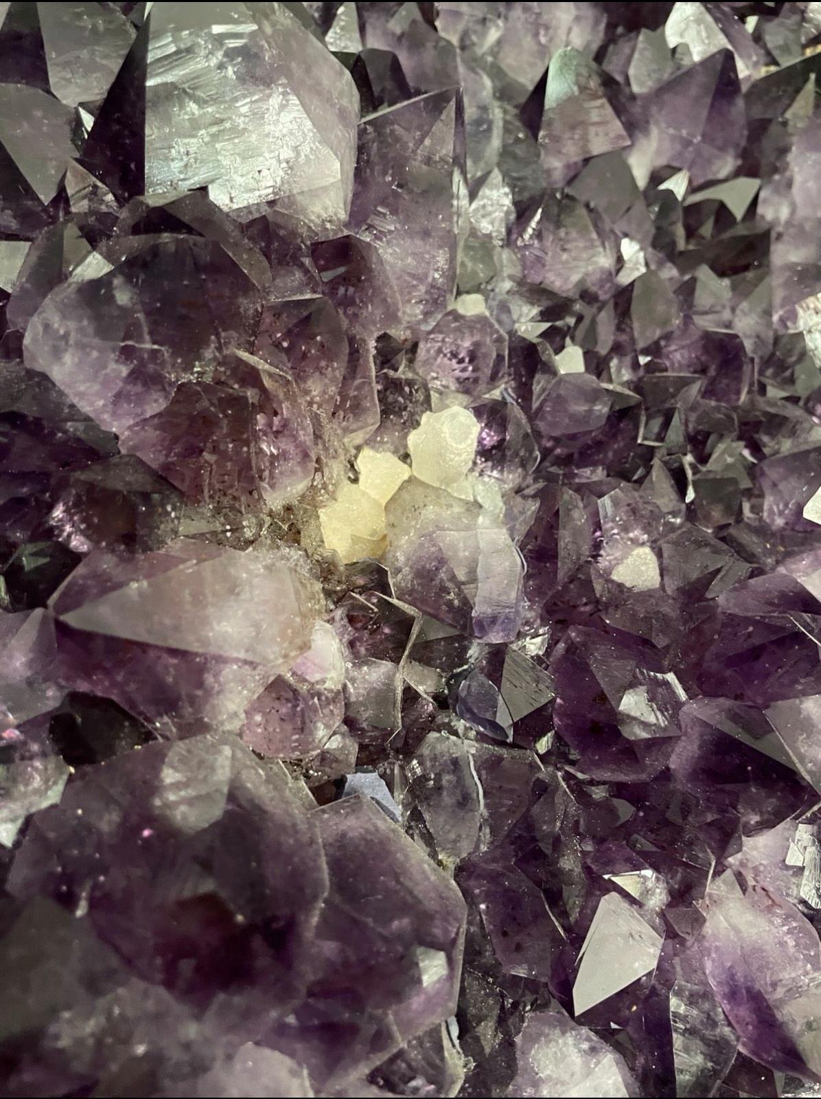 Extrem seltener Amethyst Donut ca. 100 kg – außergewöhnliche Naturform für anspruchsvolle Sammler & Dekoration