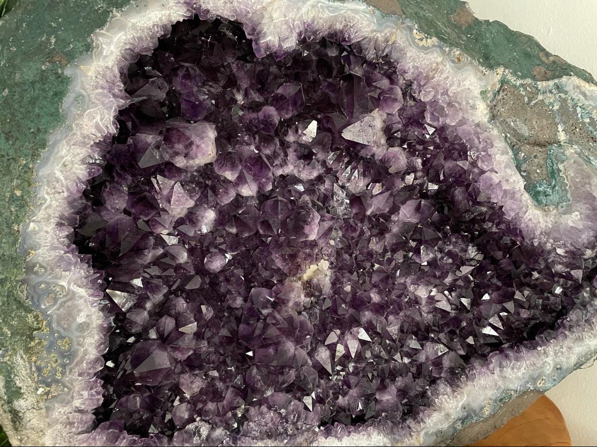 Extrem seltener Amethyst Donut ca. 100 kg – außergewöhnliche Naturform für anspruchsvolle Sammler & Dekoration